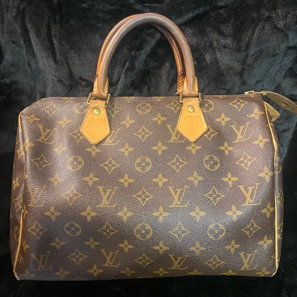 Louis Vuitton Monogram Speedy 30